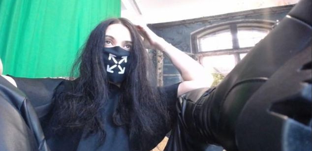 Model - Miss Stress cei