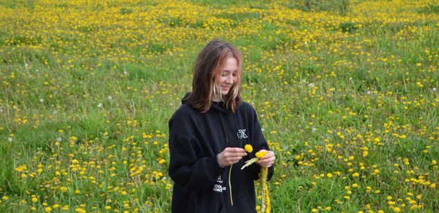 Model - Annettaa smile