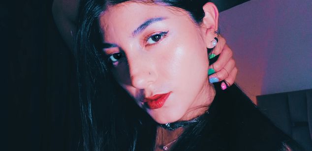 Model - Divahind anal