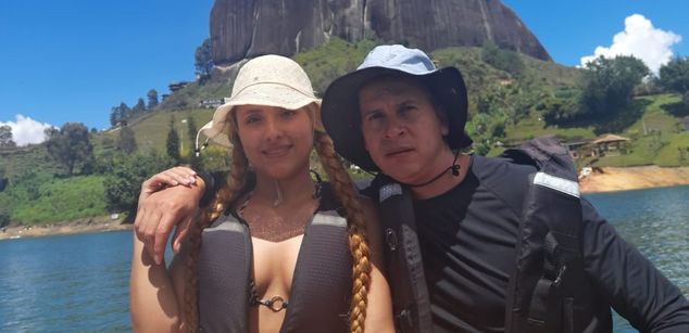 Model - Jordan and Danna Blonde