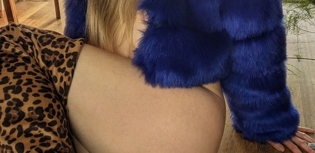 Model - Rosie Morrell Sex Therapist LovesPerforming