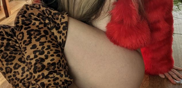 Model - Rosie Morrell Sex Therapist LovesPerforming