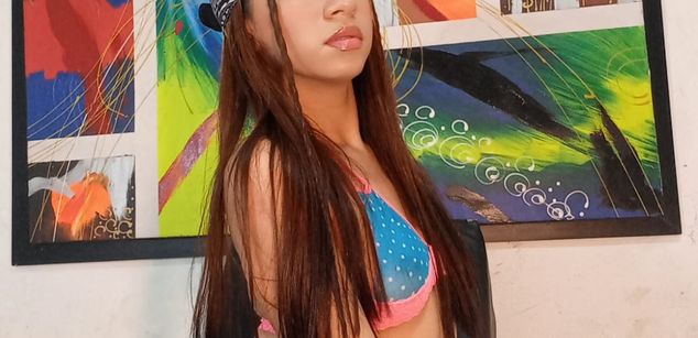 Model - emiwillysfuckhard ass