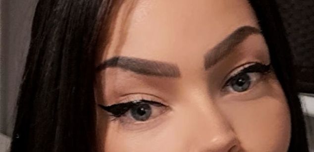 Model - StacyLips sexy