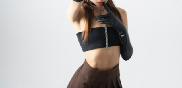 Model - AbbieRhondes fingering