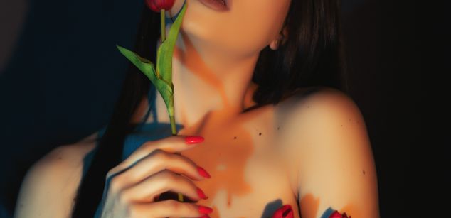 Model - OliviaSway kinky