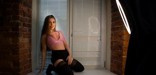 Model - Caitlin_Carey natural