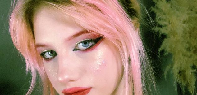 Model - Waterfallwoods findom