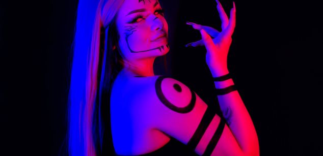 Model - HonnieWhite bigass