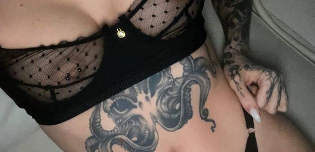 Model - NaomiLisss slim