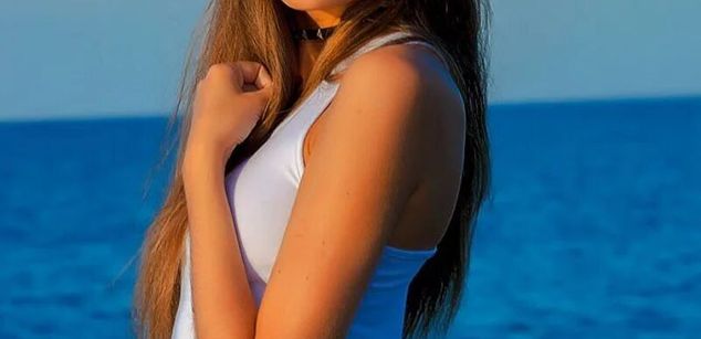 Model - NaomiLisss slim