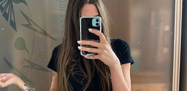 Model - NaomiLisss slim