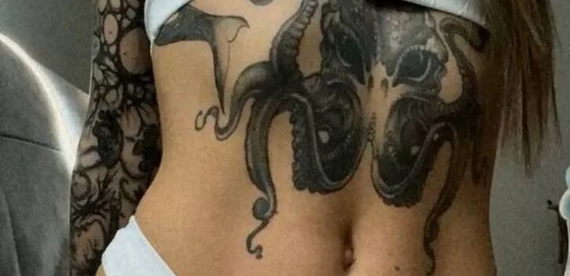 Model - NaomiLisss slim