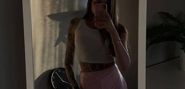 Model - NaomiLisss slim