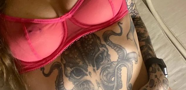 Model - NaomiLisss slim