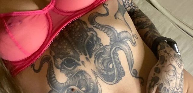 Model - NaomiLisss slim