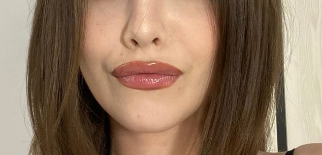 Model - MayaDeren feet