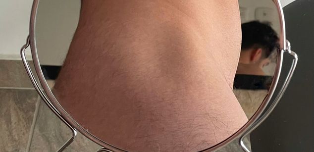 Model - Elioth Evans bigcock