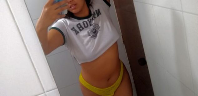 Model - Alessandra Hot