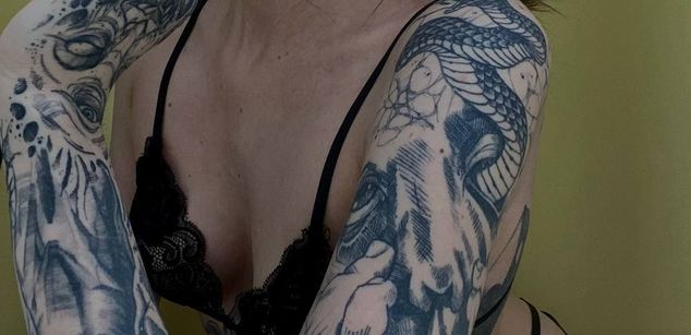 Model - NaomiLisss slim