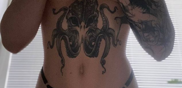 Model - NaomiLisss slim