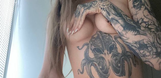 Model - NaomiLisss slim