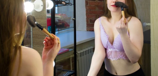 Model - Caitlin_Carey natural