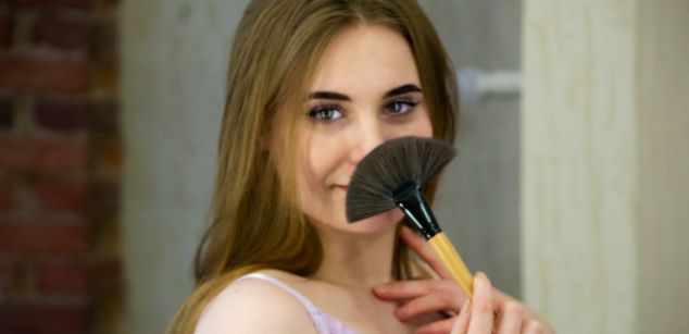 Model - Caitlin_Carey natural