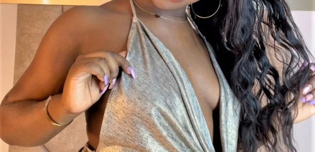 Model - IrisJones pussy