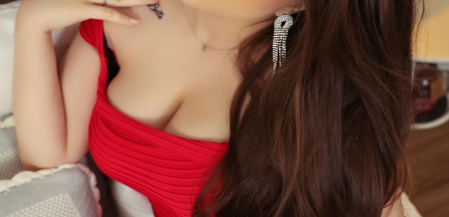 Model - BelleLaFleur cei