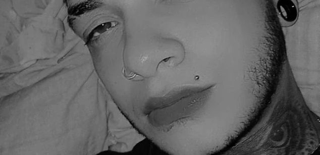 Model - Neythan tits