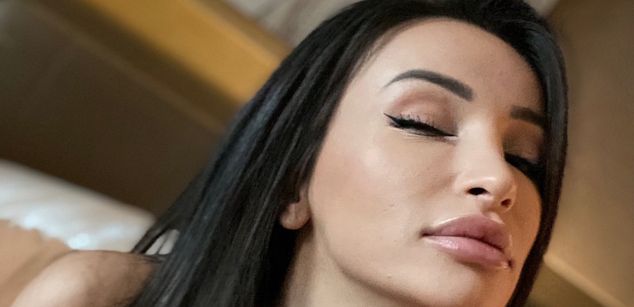 Model - ALYSSIA KENT mistress