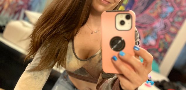 Model - 1sexiskyy23 milf