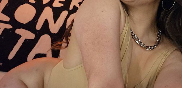 Model - Lucia King bigass