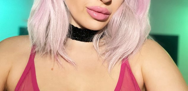 Model - Maxi Lipz findom