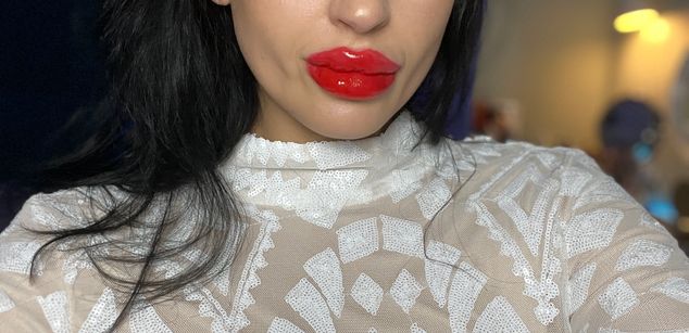 Model - Maxi Lipz findom