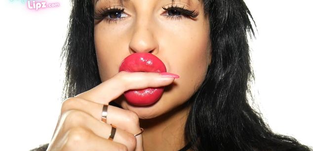 Model - Maxi Lipz findom