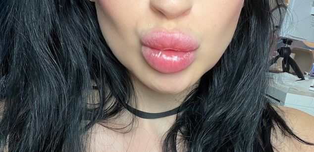 Model - Maxi Lipz findom