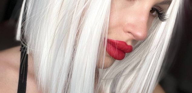 Model - Maxi Lipz findom