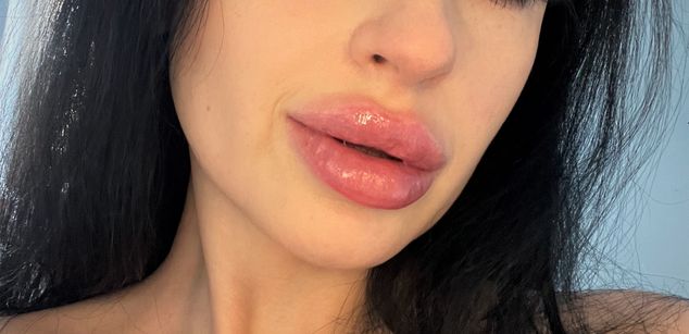 Model - Maxi Lipz findom