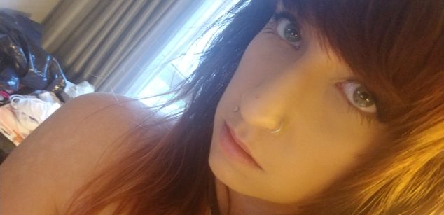 Model - Layla Lush squirt