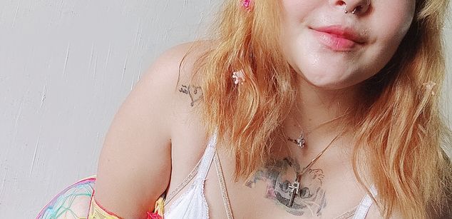 Model - Khatana amable