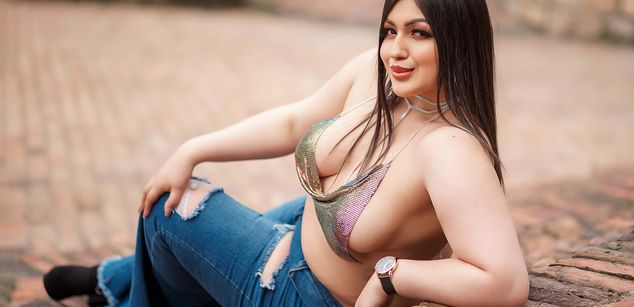 Model - Martina Madisson BBW