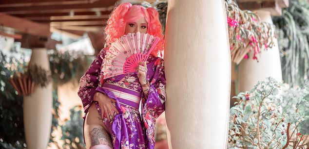 Model - Jade Delux bdsm