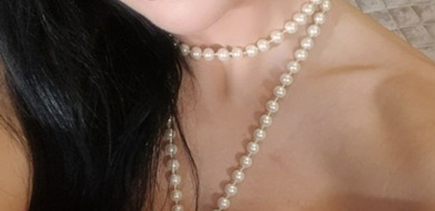 Model - Dalia Lavish squirt