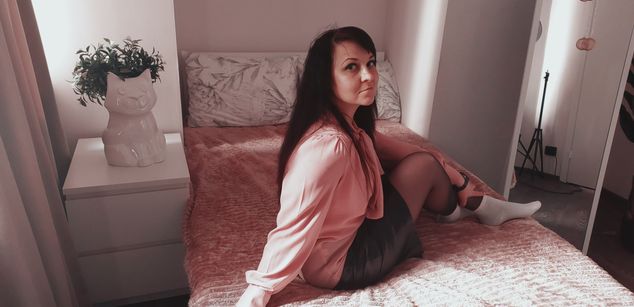 Model - Helga Miller milf