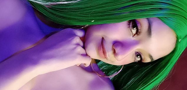 Model - Ms.Pickles squirt