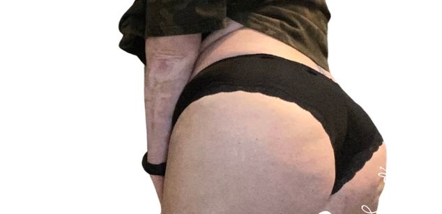 Model - Mackenzie Rivers milf