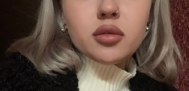 Model - HOT STUFF Anastacia feet