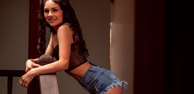 Model - NicoleEsposito latina
